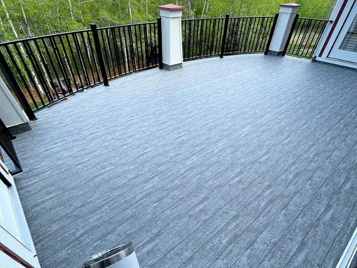 Enhance Your Home with Stylish Aluminum Deck Railing